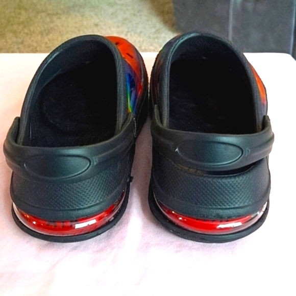 ๐ Multi-Color Slingback Clogs Size 6/39 Unisex NWOT โ๏ธFINAL MARK DOWN Grab Umโ๏ธ - Picture 3 of 5